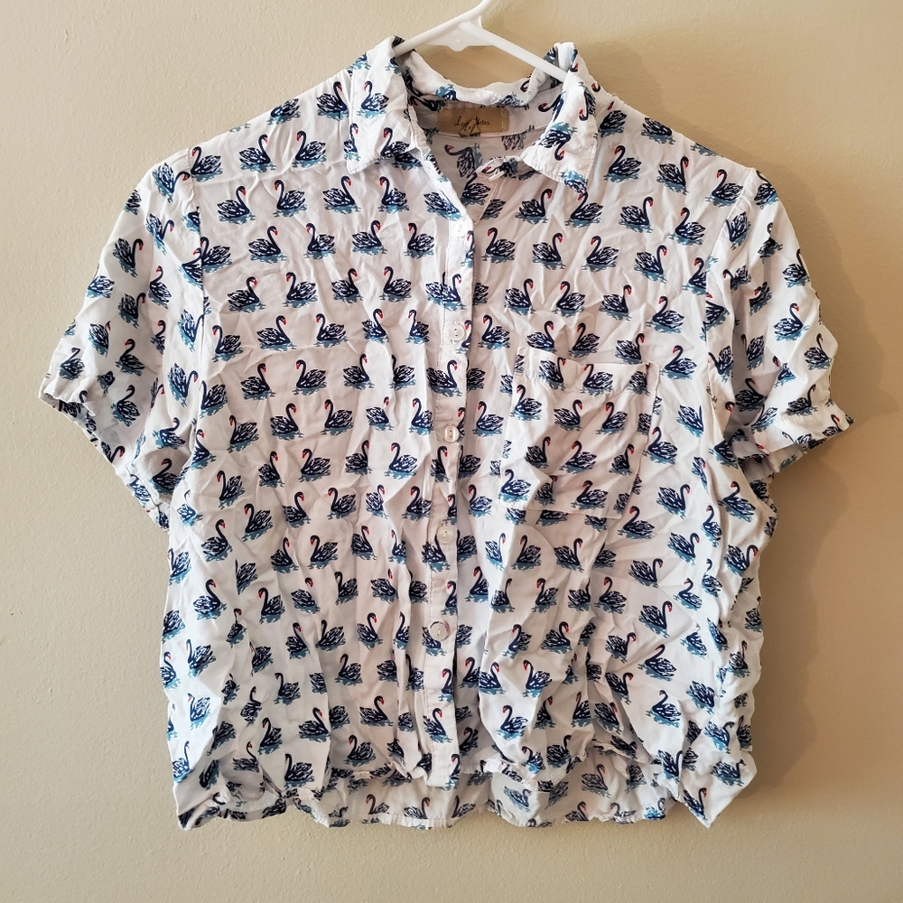 Cropped swan print button down